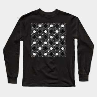 Black and White Shell Mosaic Long Sleeve T-Shirt